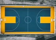 Rookie连续三场比赛得分超过败北，湖人不断突破！全场沸腾不已