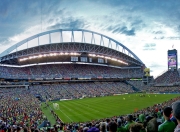  奥斯梅恩赛后谦逊发言登热搜，广州队血战热刺引发热议